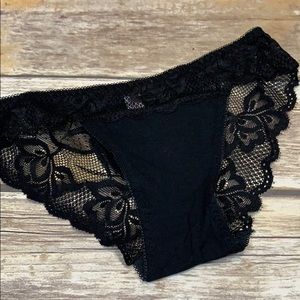 Umcheeky Black Lace Cheeky Panties NWOT Sz XS